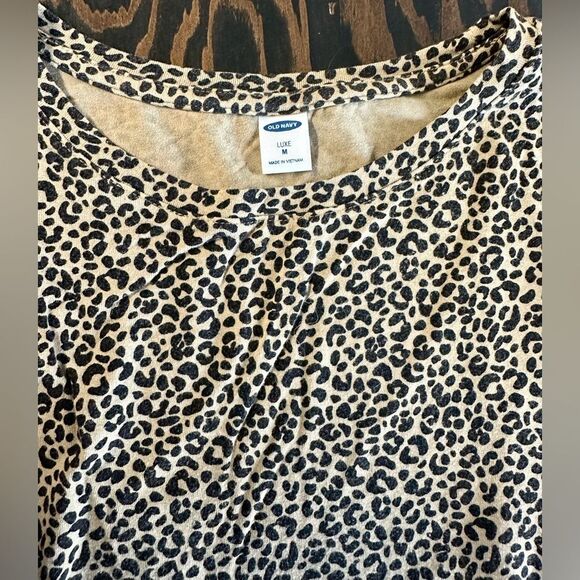 Woman’s Old Navy Luxe Tee Soft Crewneck Short Sleeve (232) - Picture 3 of 3